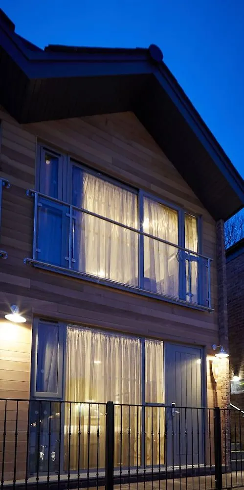 The Boathouse Inn & Riverside Rooms Chester